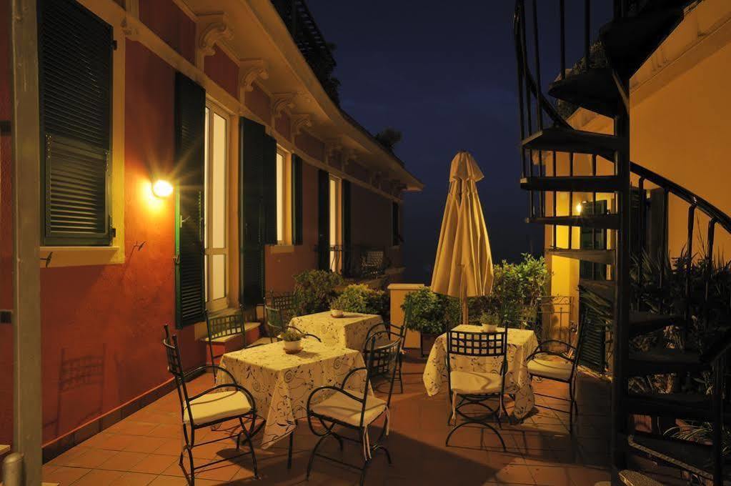 アラッシオ Le Terrazzeアパートホテル エクステリア 写真